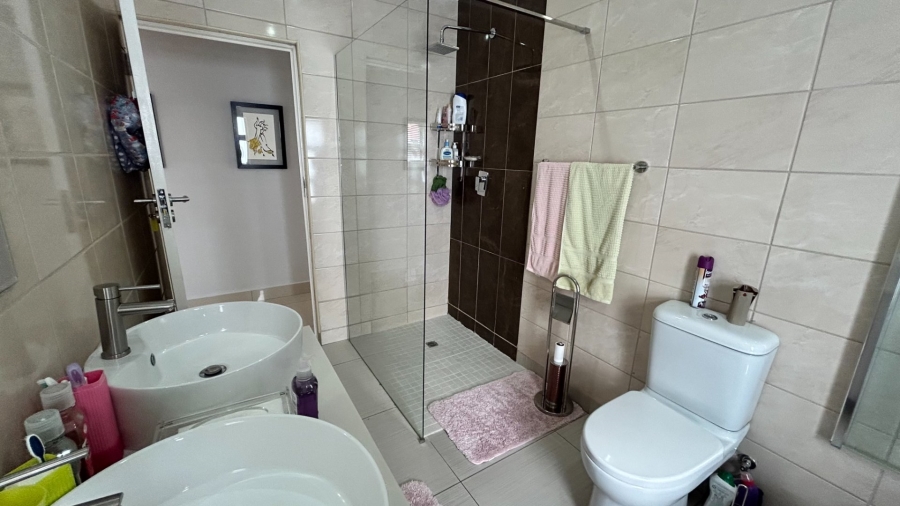 4 Bedroom Property for Sale in Wild Olive Estate Free State